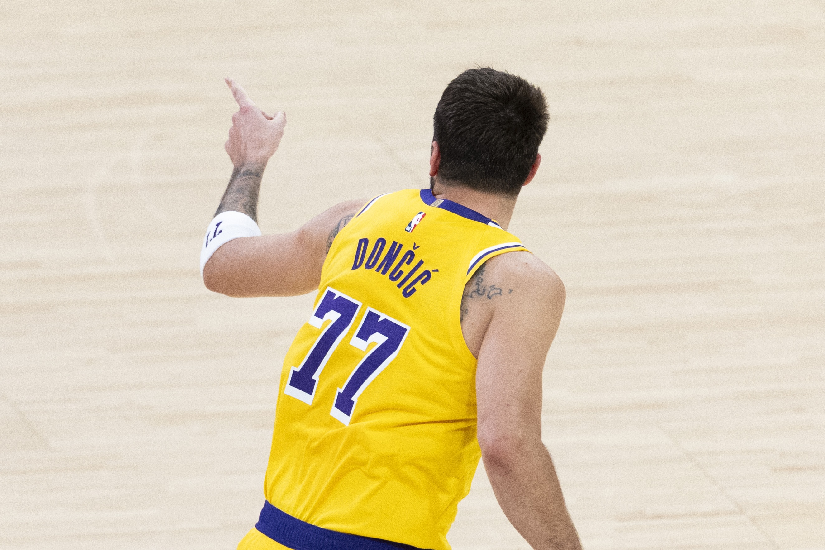 博鱼平台-你追我赶！东契奇第55次砍下30+三双 追平约基奇 并列历史第二